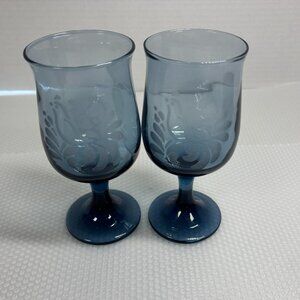 Pfaltzgraff Yorktowne Blue Etched Wine Goblets Set 2 Glasses 6" Tall